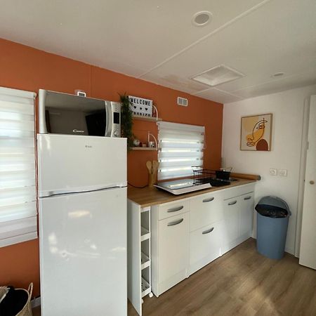 Camping Des Acacias Saint-Paulet-de-Caisson Zewnętrze zdjęcie
