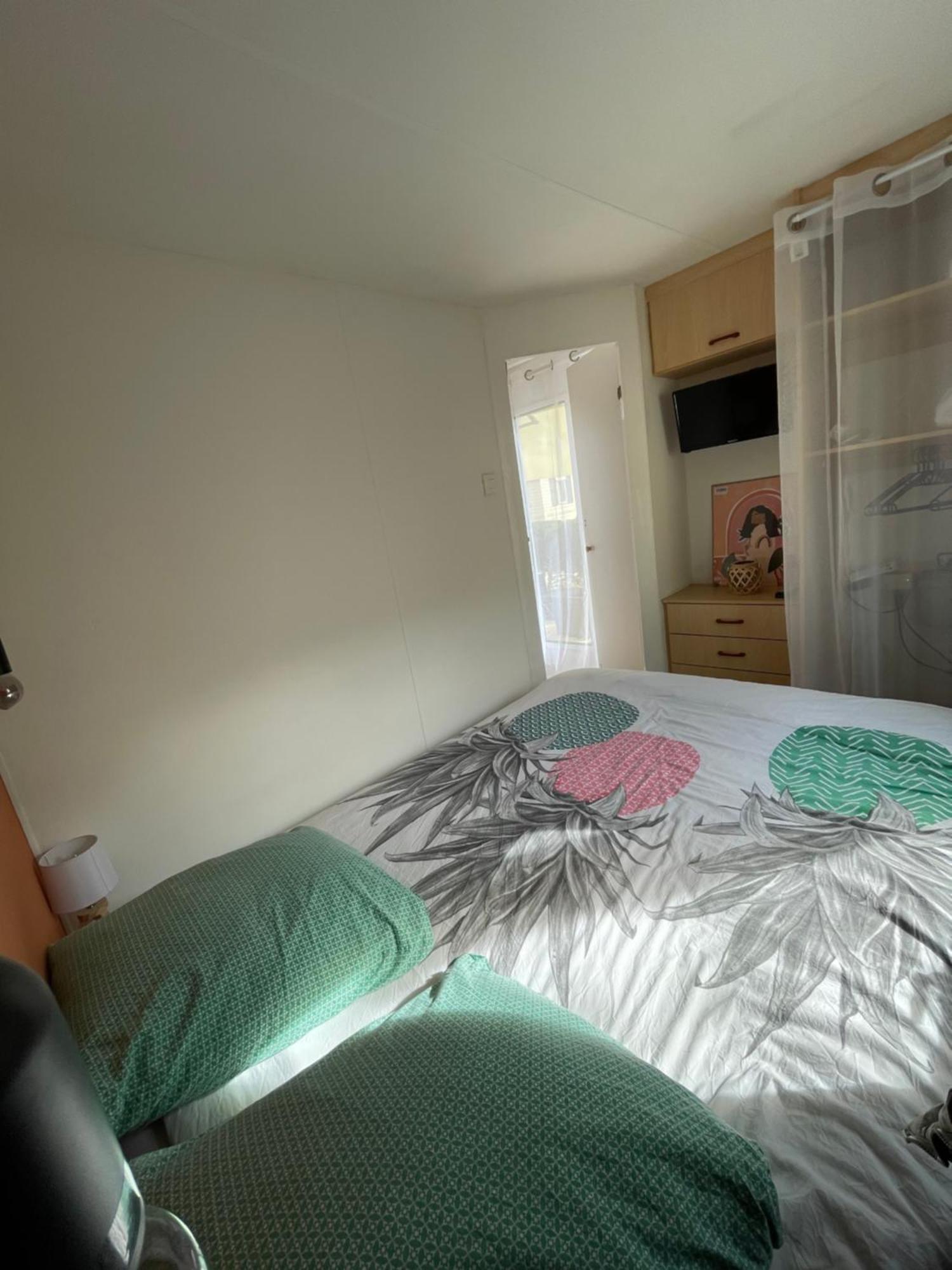 Camping Des Acacias Saint-Paulet-de-Caisson Zewnętrze zdjęcie